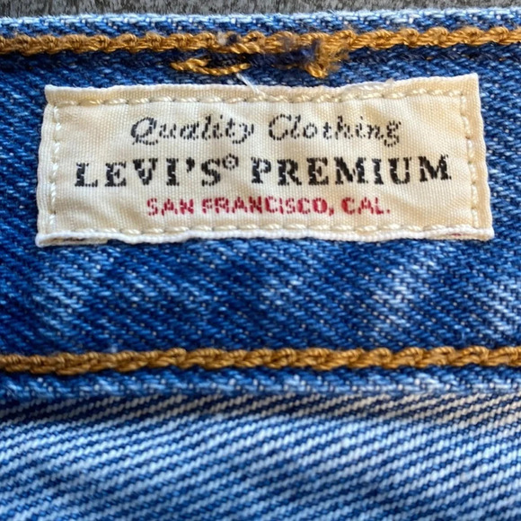 Levi's Wedgie Straight Medium Wash High Rise Button Fly Denim Jeans Size 30 - Picture 12 of 14